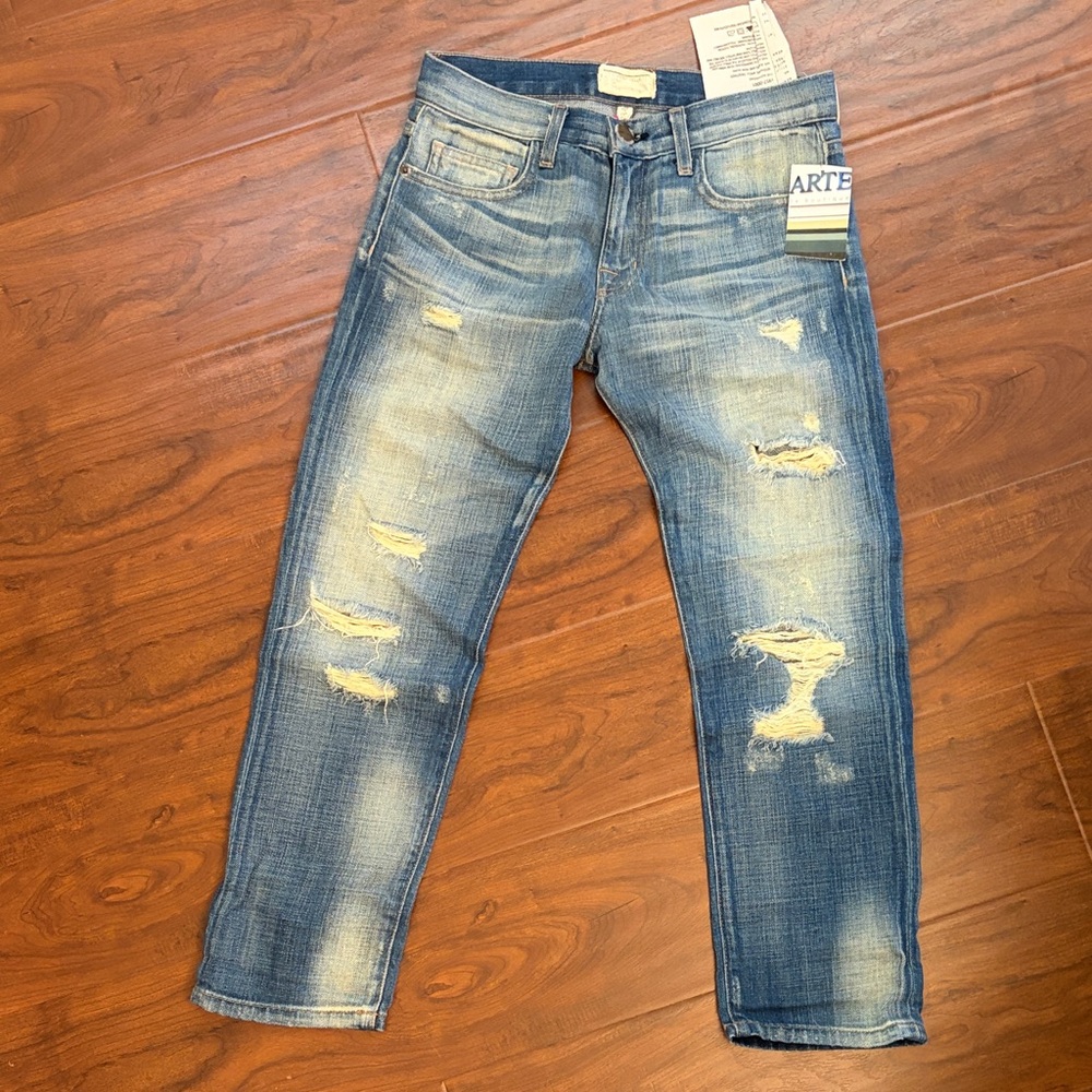 Current/Elliott the Boyfriend jeans. Faded Blue relaxed fit.